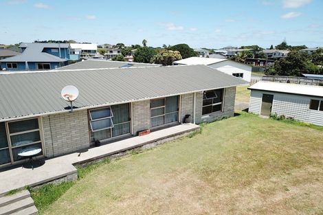 Photo of property in 12 Keven Road, Clarks Beach, Pukekohe, 2679