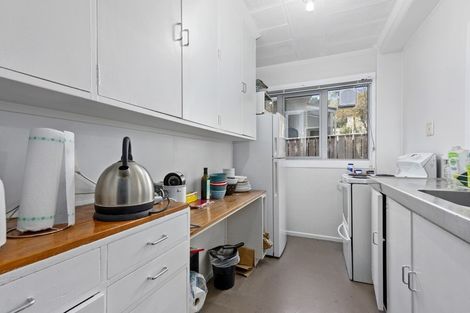 Photo of property in Victoria Court, 4u4 Queen Street, Mount Victoria, Wellington, 6011