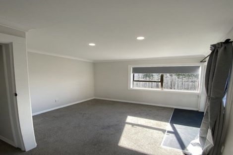 Photo of property in 14 Evans Road, Weymouth, Auckland, 2103