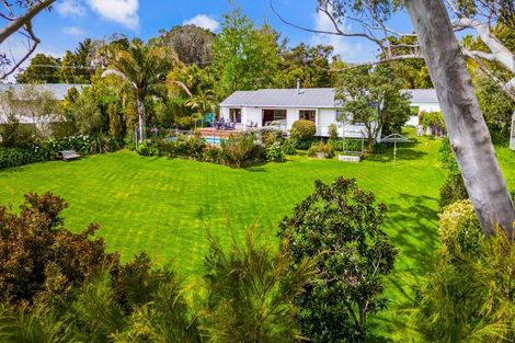 Photo of property in 8 Buckleys Track, Paremoremo, Auckland, 0632