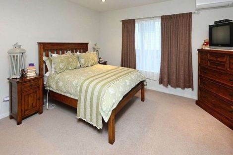 Photo of property in 25 Andy Crescent, Flat Bush, Auckland, 2016