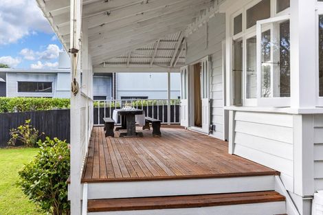 Photo of property in 66 Beresford Street, Bayswater, Auckland, 0622
