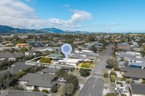 Photo of property in 92 Michael Road, Paraparaumu Beach, Paraparaumu, 5032