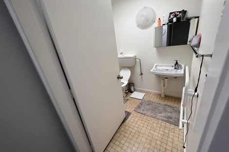 Photo of property in 4/124 Campbell Street, Karori, Wellington, 6012