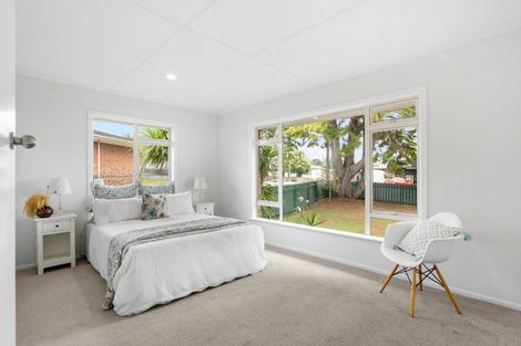 Photo of property in 4/123 Birkdale Road, Birkdale, Auckland, 0626