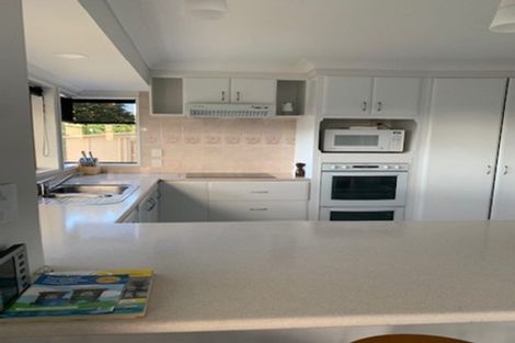 Photo of property in 18 Claridge Place, Mount Maunganui, 3116