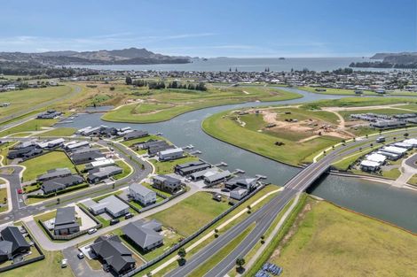 Photo of property in 8 Norma Way, Whitianga, 3510