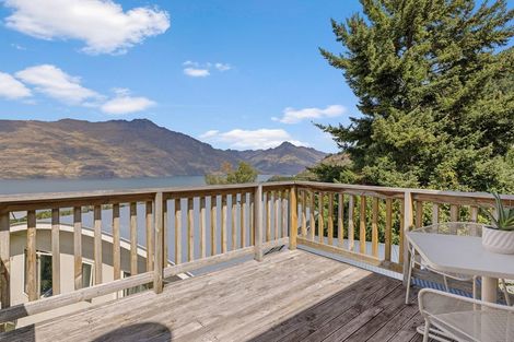 Photo of property in 32 Dart Place, Fernhill, Queenstown, 9300