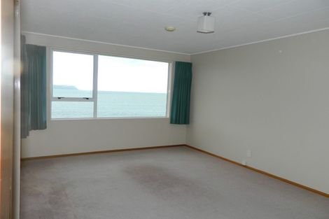Photo of property in 33 Sunset Parade, Plimmerton, Porirua, 5026