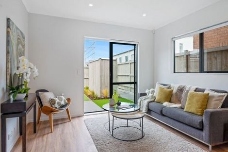 Photo of property in 55 Waituarua Drive, Takanini, 2112