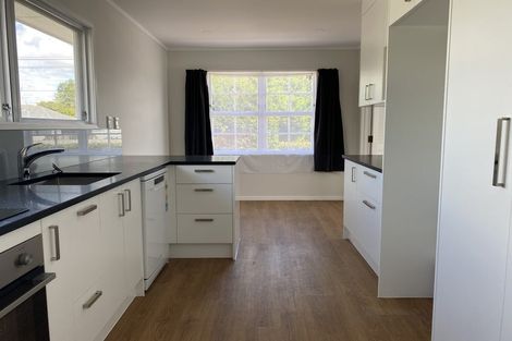 Photo of property in 12 Edwards Avenue, Henderson, Auckland, 0610