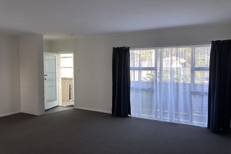 Photo of property in 105f2 Apu Crescent, Lyall Bay, Wellington, 6022