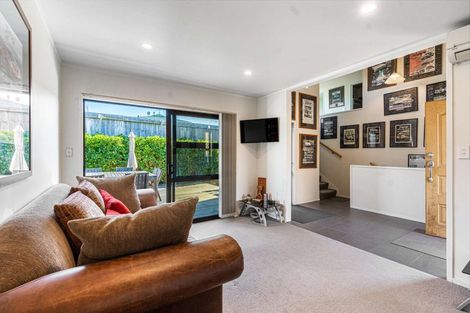 Photo of property in 563 Great South Road, Rosehill, Papakura, 2113