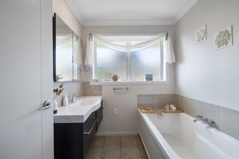 Photo of property in 12 Malthus Place, Foxton Beach, Foxton, 4815