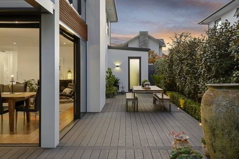 Photo of property in 51 Innes Road, St Albans, Christchurch, 8052