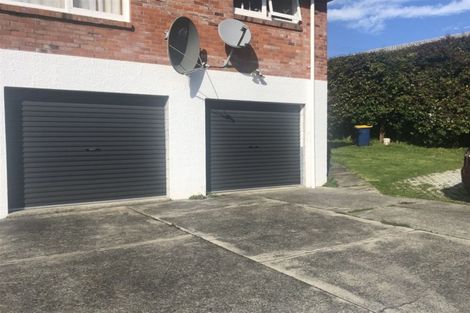 Photo of property in 61 Ocean View Road, Hillcrest, Auckland, 0627