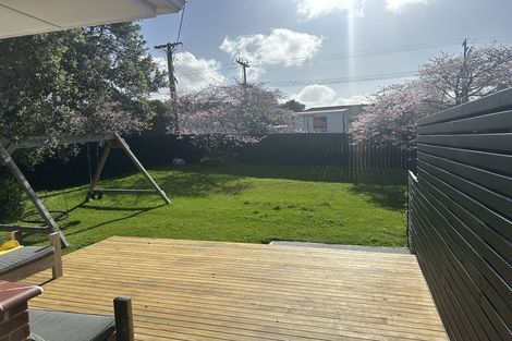 Photo of property in 104 Lincoln Park Avenue, Massey, Auckland, 0614