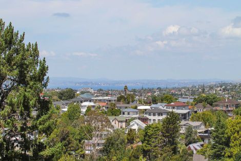 Photo of property in 272 Glamorgan Drive, Northcross, Auckland, 0630