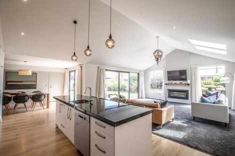 Photo of property in 35 Mckellar Drive, Jacks Point, Queenstown, 9371