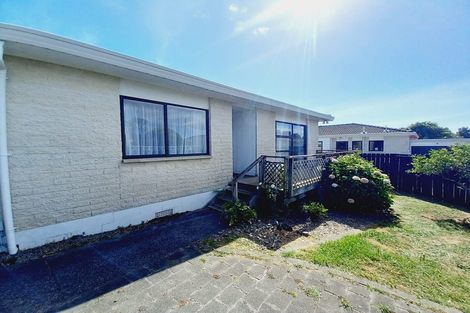 Photo of property in 2/65 Golf Road, New Lynn, Auckland, 0600