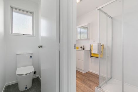 Photo of property in 2/42 Kenderdine Road, Papatoetoe, Auckland, 2025