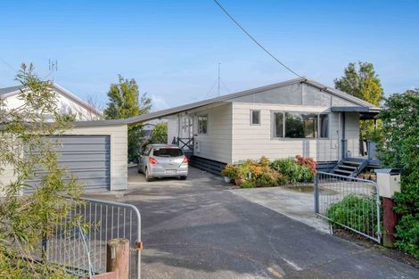 Photo of property in 6 Parakai Avenue, Parakai, 0830
