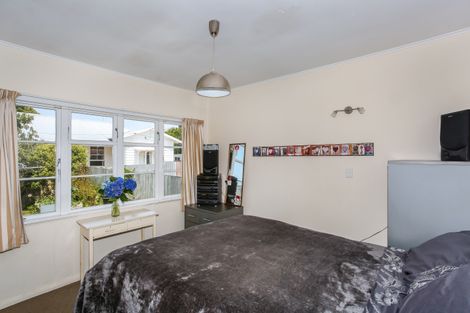 Photo of property in 2/101a Clevedon Road, Papakura, 2110