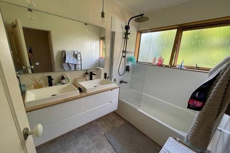 Photo of property in 14 Murvale Drive, Bucklands Beach, Auckland, 2014