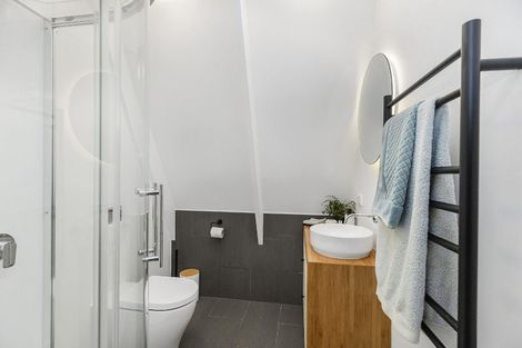 Photo of property in 49 Mantell Street, Seatoun, Wellington, 6022