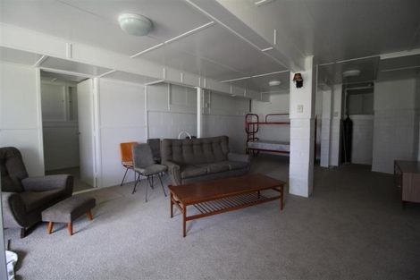 Photo of property in 21 Phillip Avenue, Glen Eden, Auckland, 0602