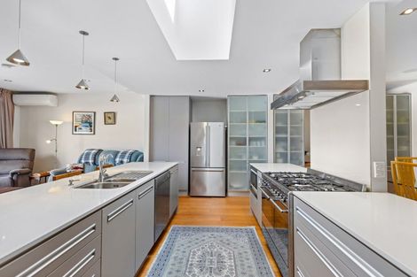 Photo of property in Esplanade Apartments, 9/16 Beach Front Lane, Browns Bay, Auckland, 0630
