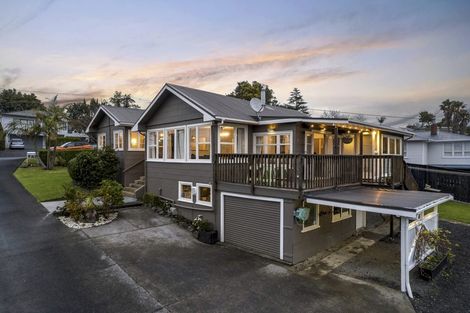 Photo of property in 86 Colwill Road, Massey, Auckland, 0614