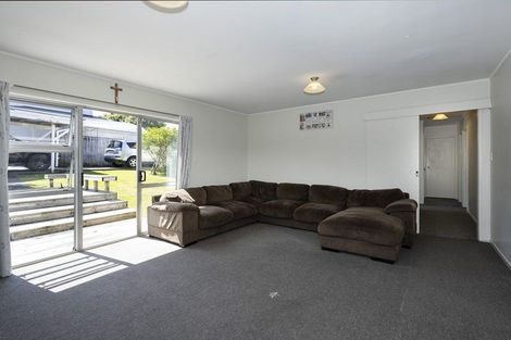 Photo of property in 23 Luckens Road, West Harbour, Auckland, 0618