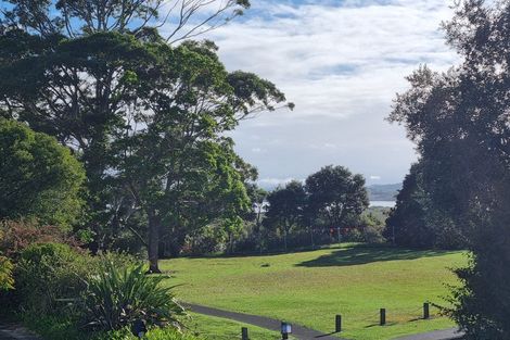 Photo of property in 15 Dawnhaven Drive, Te Atatu Peninsula, Auckland, 0610