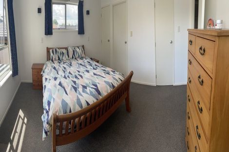 Photo of property in 4 Towra Place, Botany Downs, Auckland, 2010