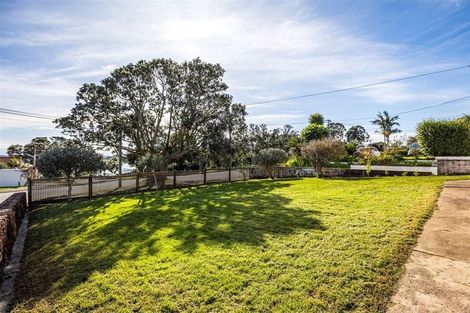 Photo of property in 85 Stanley Point Road, Stanley Point, Auckland, 0624