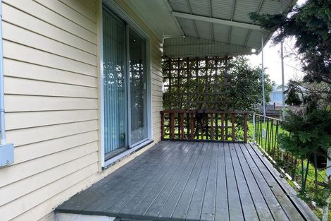 Photo of property in 2 President Avenue, Papakura, 2110