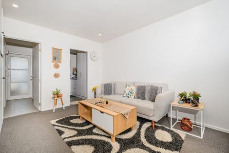 Photo of property in 5/92 Titirangi Road, New Lynn, Auckland, 0600