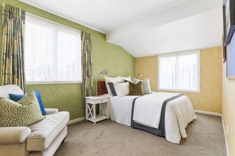 Photo of property in 12 Ross Avenue, Glenfield, Auckland, 0629