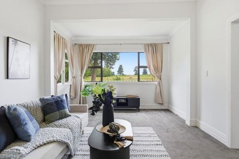Photo of property in 31 Weraroa Road, Waverley, 4510