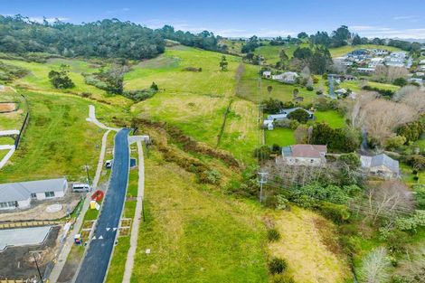 Photo of property in 15 Kanono Way, Helensville, 0800
