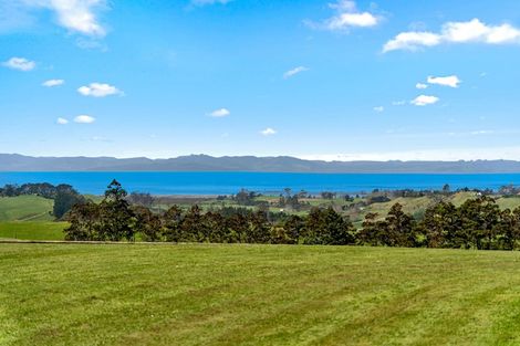 Photo of property in 107 Fuller Road, South Head, Helensville, 0874