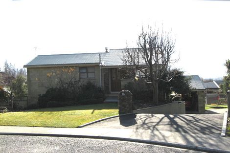 Photo of property in 12 Heuchan Lane, Wanaka, 9305