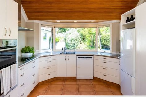 Photo of property in 1 Tauroa Road, Havelock North, 4130