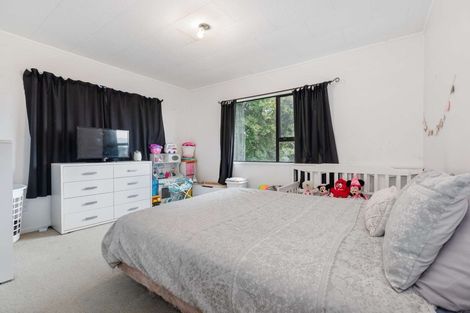 Photo of property in 38 Holmes Drive South, Massey, Auckland, 0614