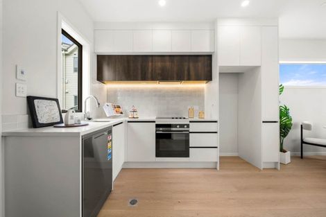 Photo of property in 10c Clensmore Place, Torbay, Auckland, 0630