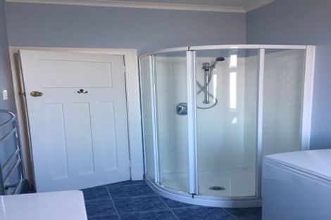 Photo of property in 58f3 Brougham Street, Mount Victoria, Wellington, 6011