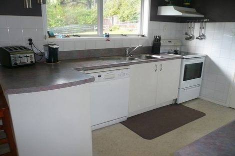 Photo of property in 22 Staincross Street, Green Bay, Auckland, 0604