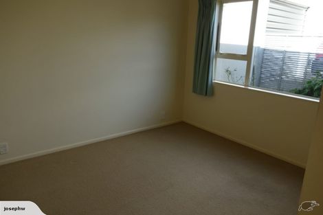 Photo of property in 6b Kinapori Terrace, Newlands, Wellington, 6037