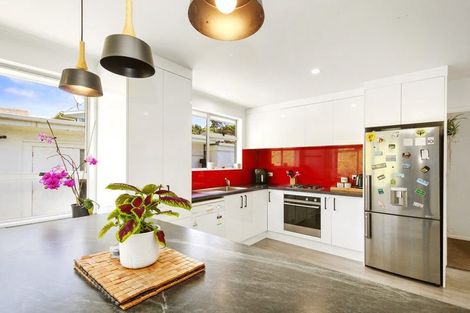 Photo of property in 17 Nassau Avenue, Grenada North, Wellington, 5028